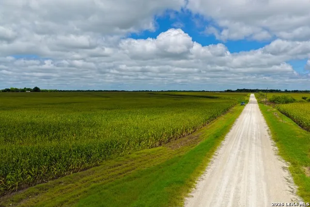 000 W COUNTY ROAD 301 Bartlett, TX 76511