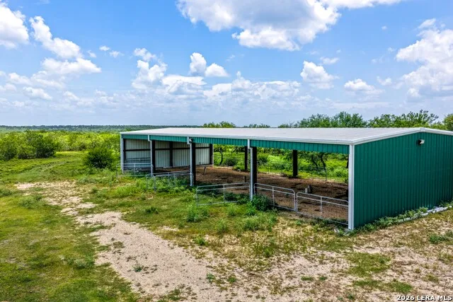 2249 LONG RD Lockhart, TX 78644