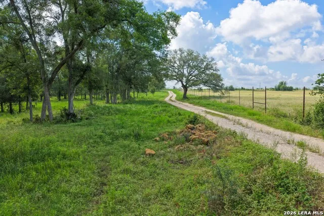 5501 Old Colony Line Rd Lockhart, TX 78644