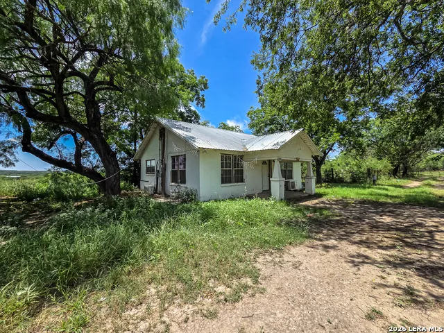 1398 W Moore Ave Quemado, TX 78877