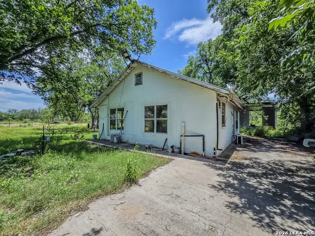 1398 W Moore Ave Quemado, TX 78877