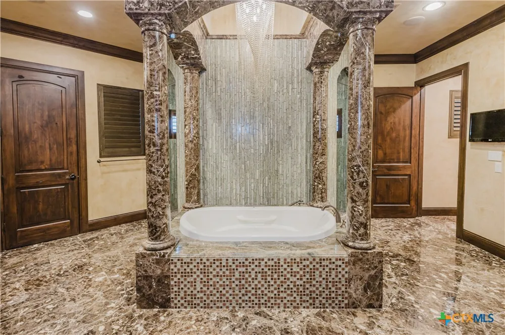 1024 Spanish Trail New Braunfels, TX 78132
