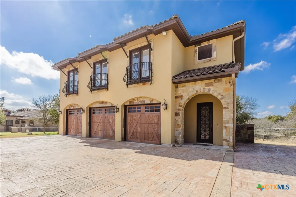 1024 Spanish Trail New Braunfels, TX 78132