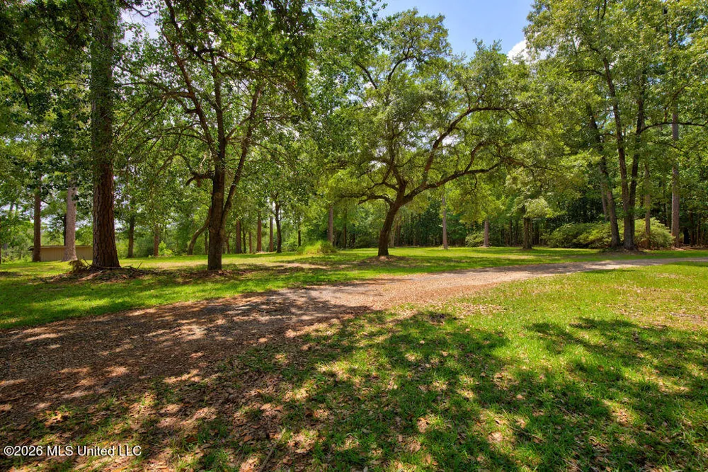 16100 Bayou Cocoa Point Kiln, MS 39556