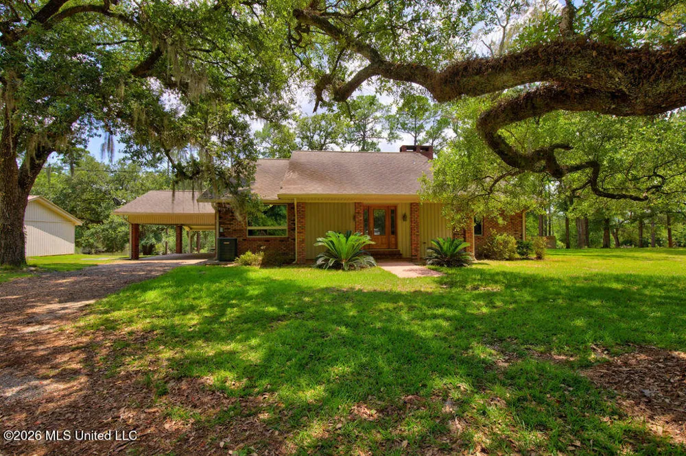 16100 Bayou Cocoa Point Kiln, MS 39556