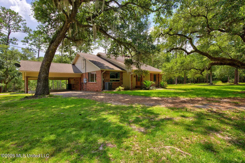 16100 Bayou Cocoa Point Kiln, MS 39556
