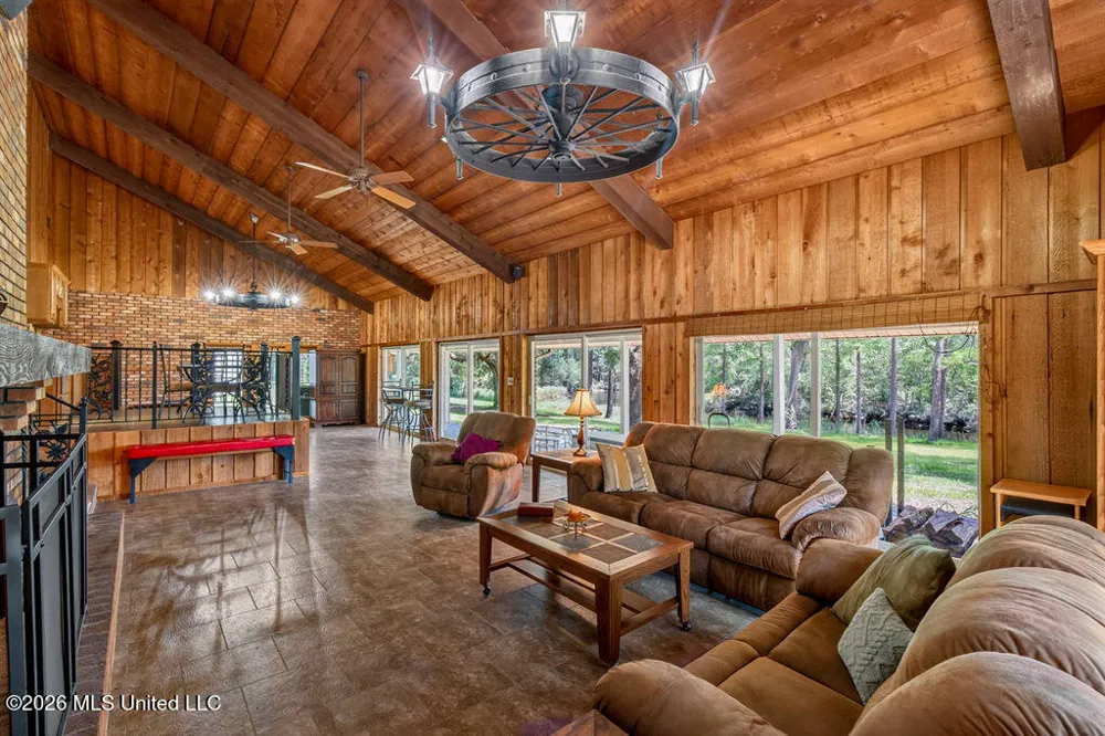 16100 Bayou Cocoa Point Kiln, MS 39556