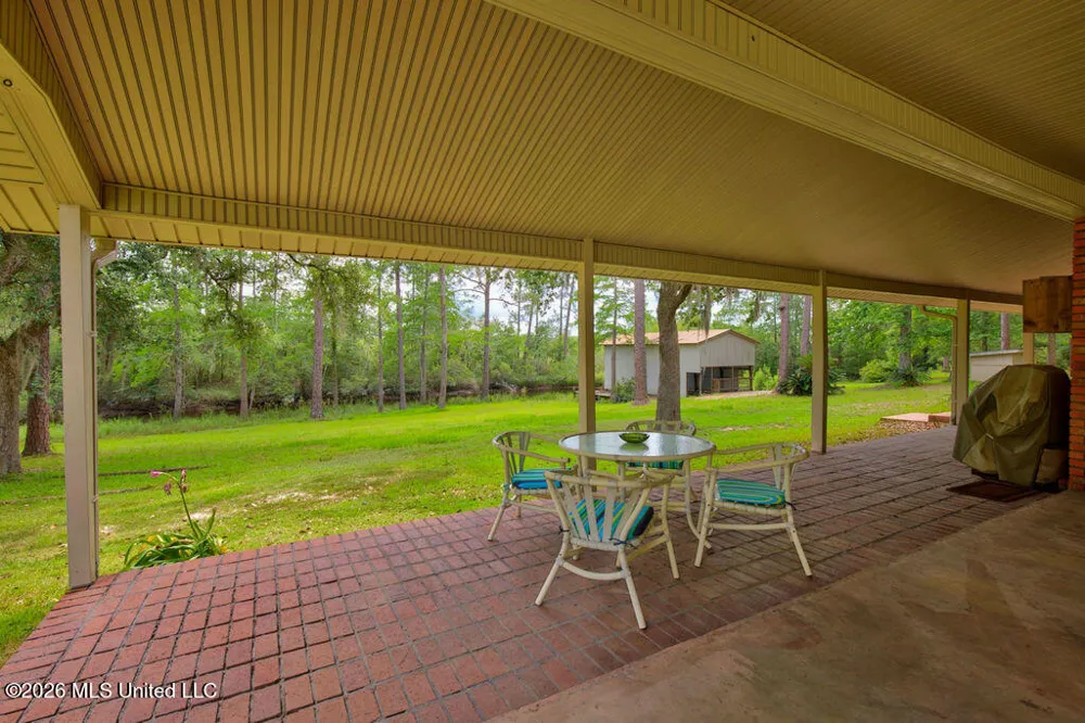 16100 Bayou Cocoa Point Kiln, MS 39556
