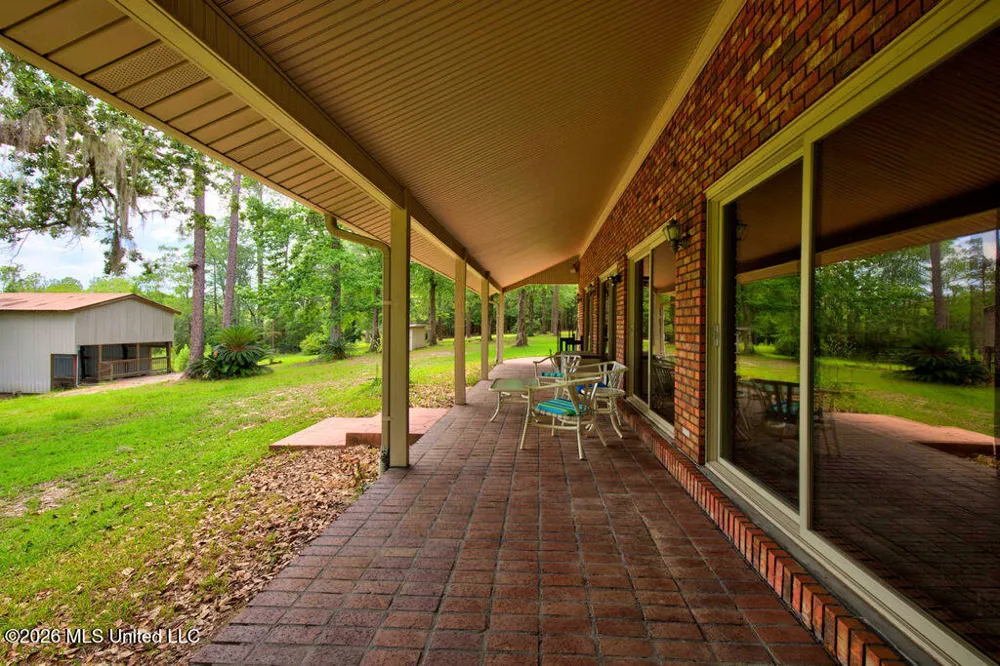 16100 Bayou Cocoa Point Kiln, MS 39556