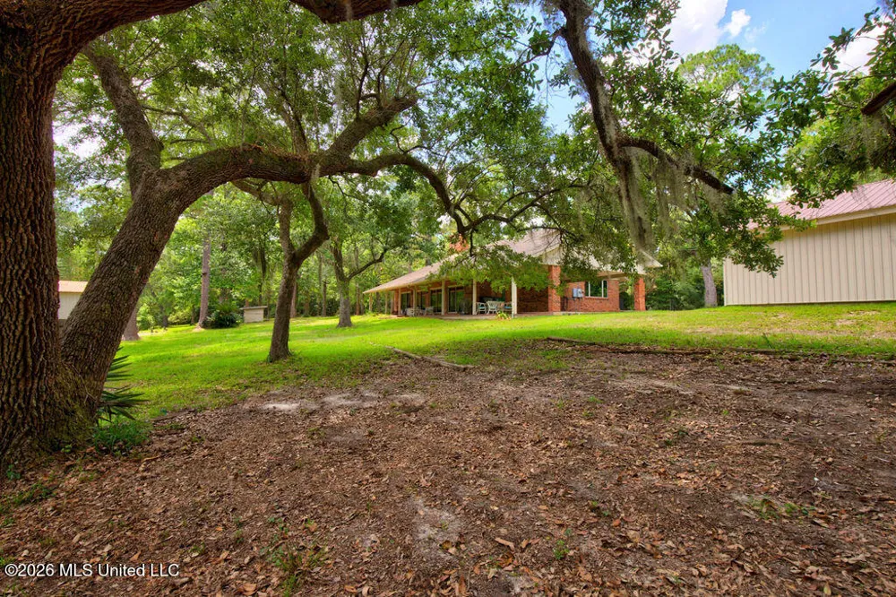 16100 Bayou Cocoa Point Kiln, MS 39556