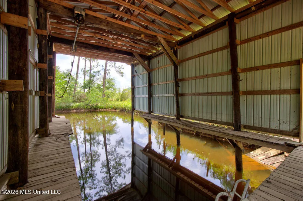 16100 Bayou Cocoa Point Kiln, MS 39556