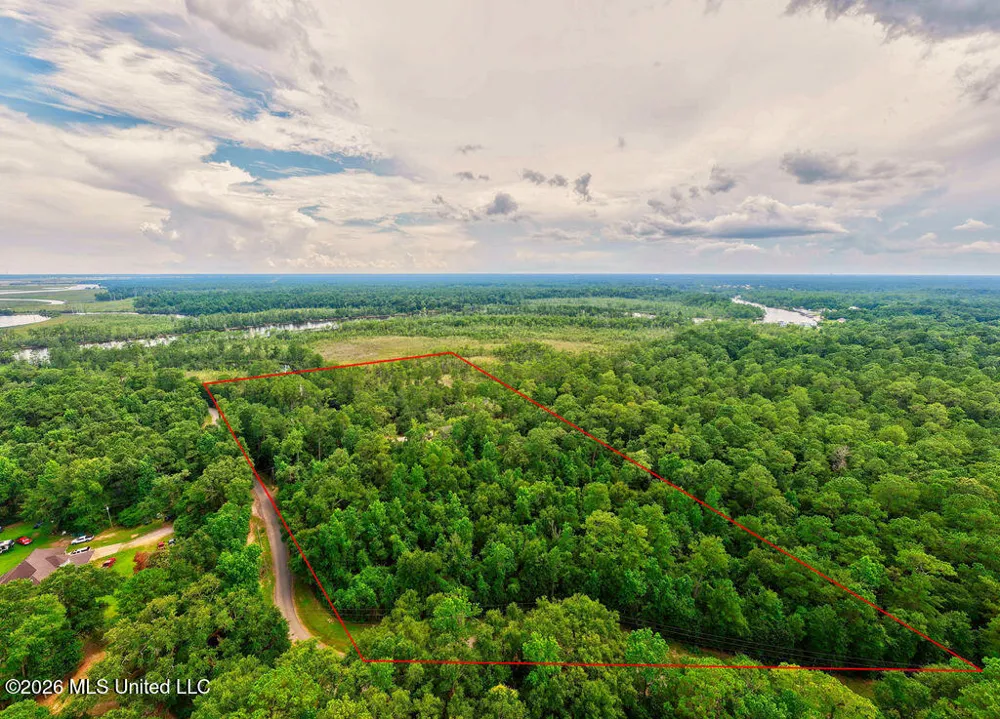 16100 Bayou Cocoa Point Kiln, MS 39556