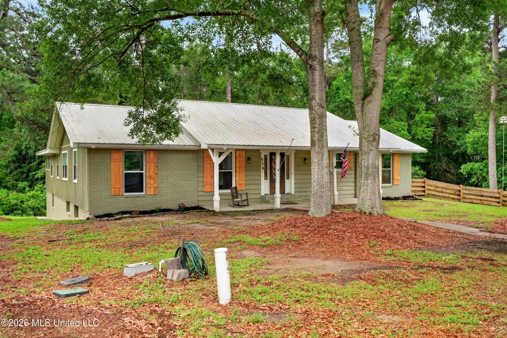 606 Briarwood Lane Picayune, MS 39466