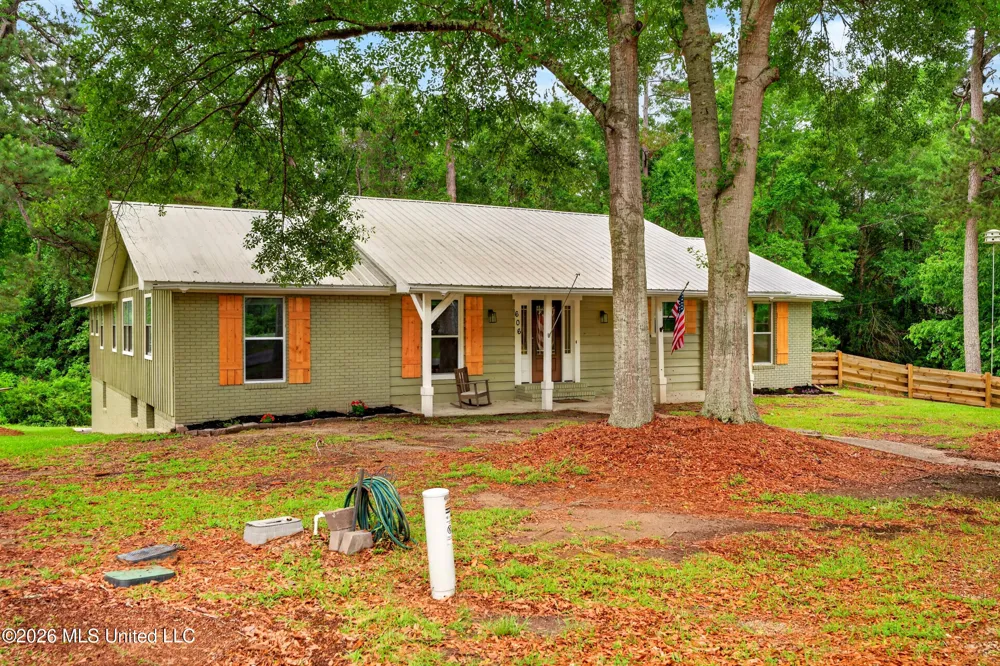 606 Briarwood Lane Picayune, MS 39466