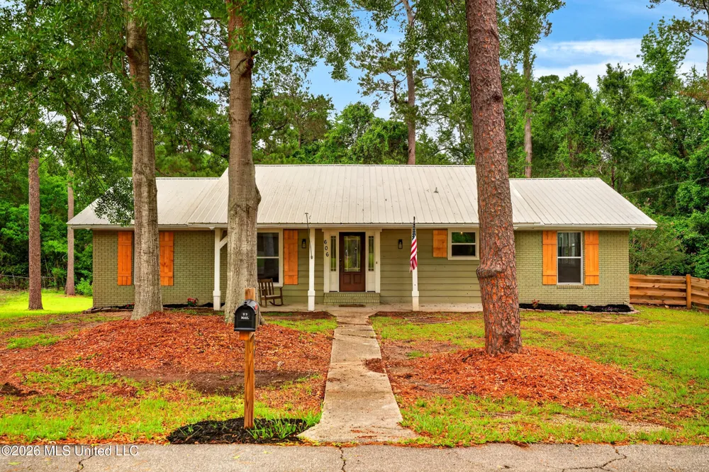 606 Briarwood Lane Picayune, MS 39466
