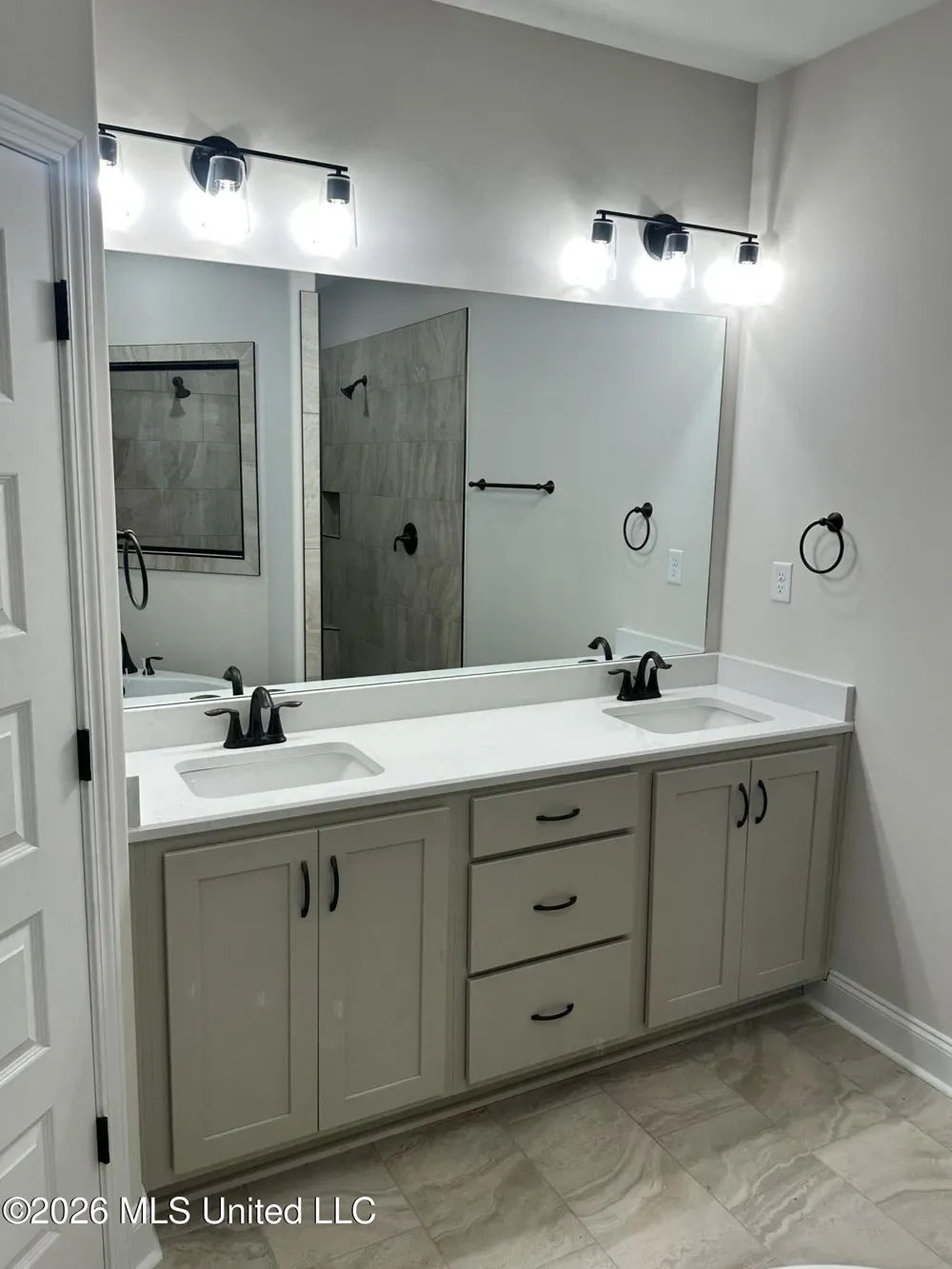 875 Hazelwood Drive Lake Cormorant, MS 38641
