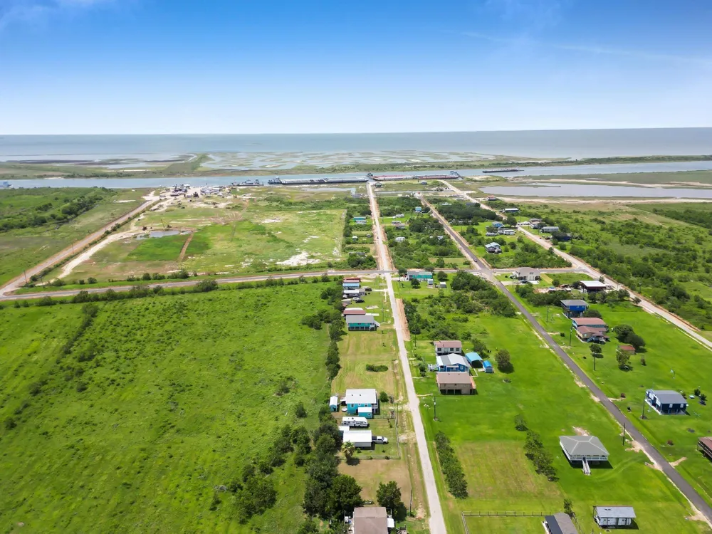 1305 Martinque Lane Port Bolivar, TX 77650
