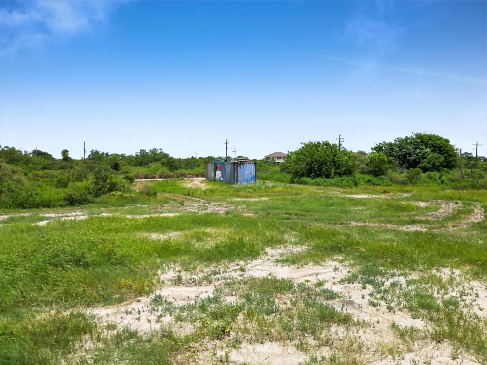 1305 Martinque Lane Port Bolivar, TX 77650