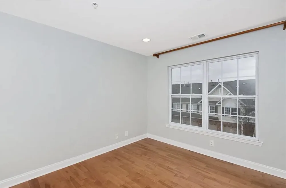 187 BLUE HERON DR Secaucus, NJ 07094