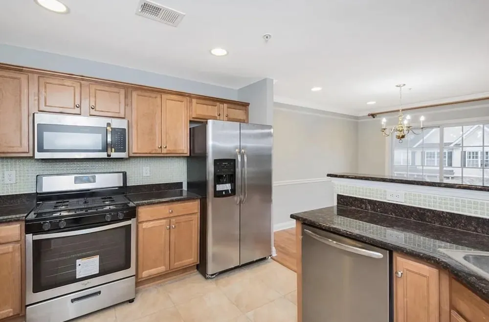 187 BLUE HERON DR Secaucus, NJ 07094