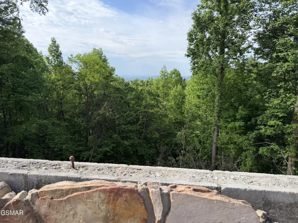 823 Kings Way Gatlinburg, TN 37738