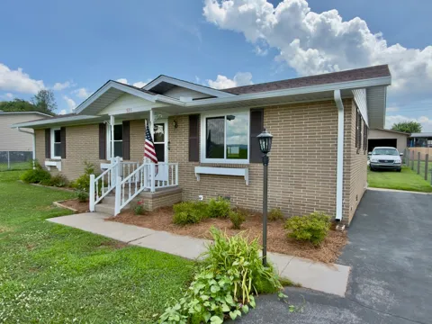 925 Old McMinnville Rd