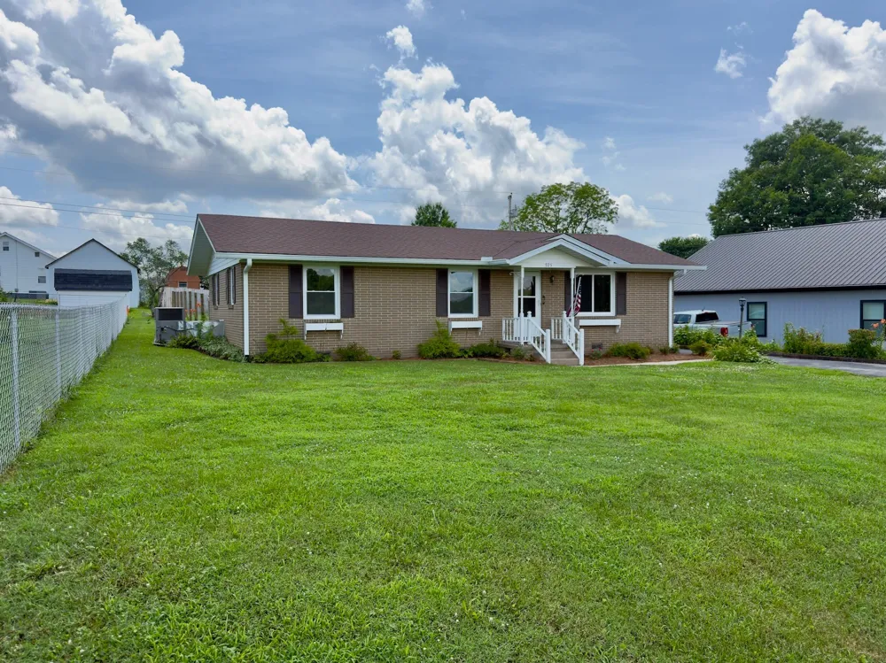 925 Old McMinnville Rd Woodbury, TN 37190