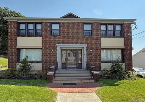 504 Ashford Avenue #1W
