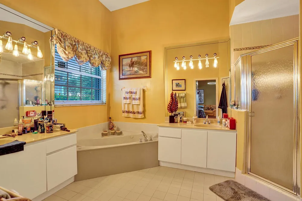 16413 NW 12th Street Pembroke Pines, FL 33028