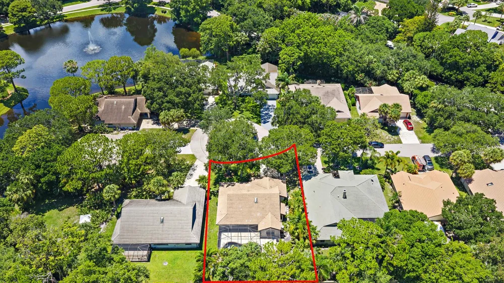 5794 Lonewood Court Jupiter, FL 33458