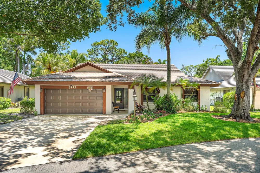 5794 Lonewood Court Jupiter, FL 33458