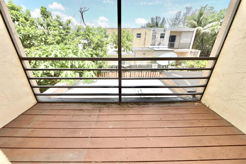 5953 NW 24th Court Sunrise, FL 33313