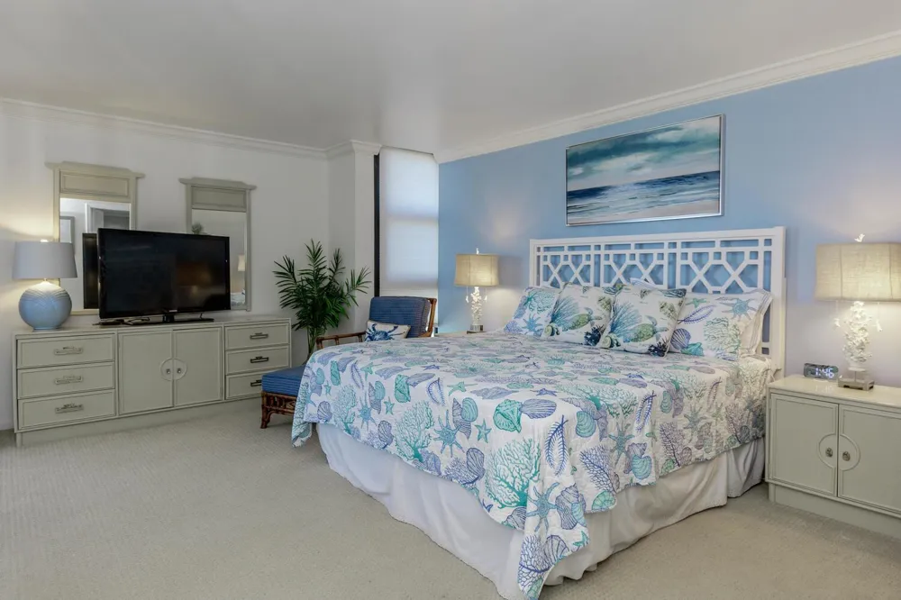 5540 Ocean Drive #8c Riviera Beach, FL 33404
