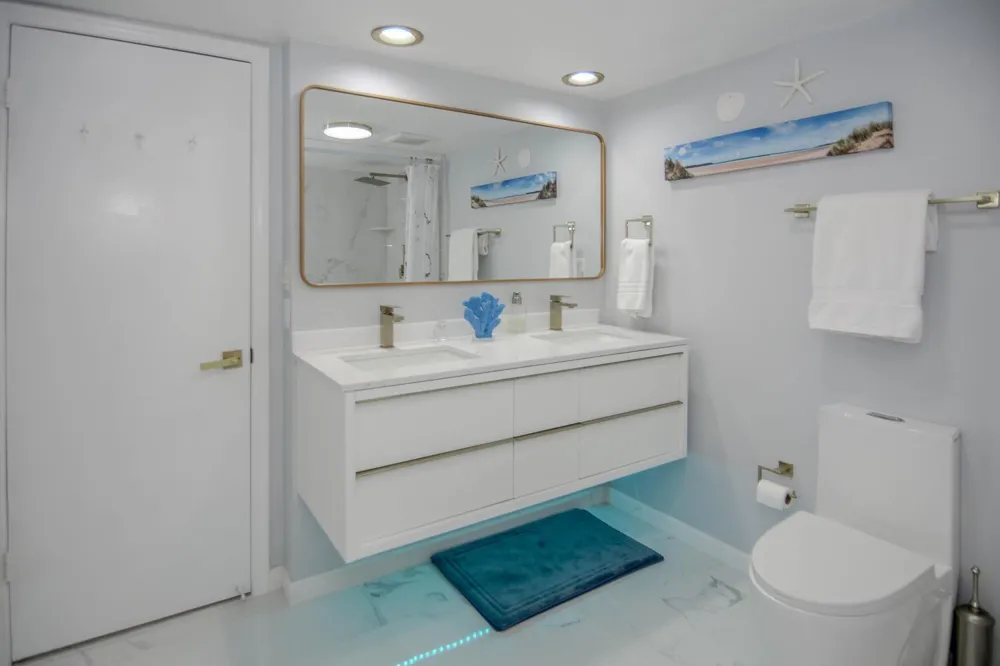 5540 Ocean Drive #8c Riviera Beach, FL 33404