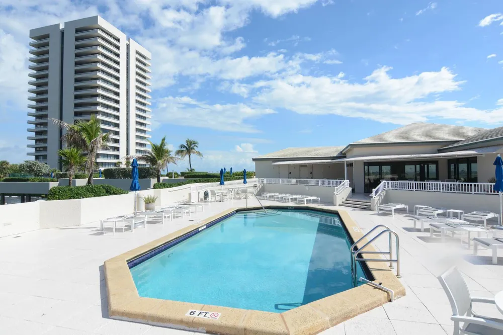 5540 Ocean Drive #8c Riviera Beach, FL 33404