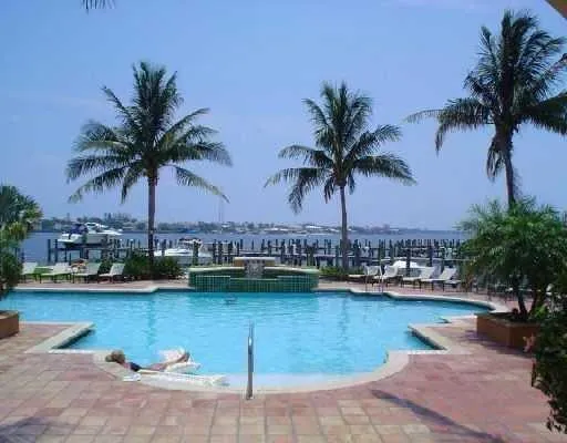 123 Yacht Club Way #207 Hypoluxo, FL 33462