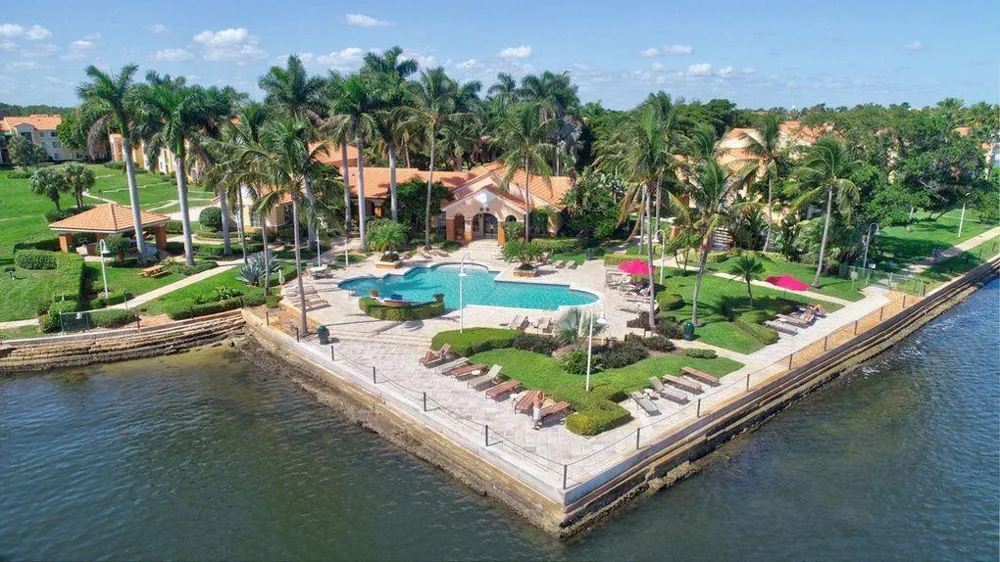 123 Yacht Club Way #207 Hypoluxo, FL 33462