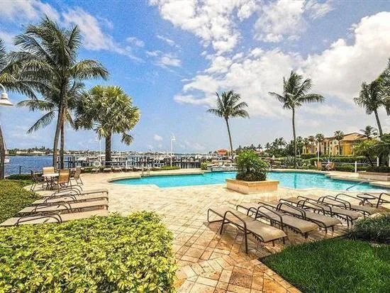 123 Yacht Club Way #207 Hypoluxo, FL 33462