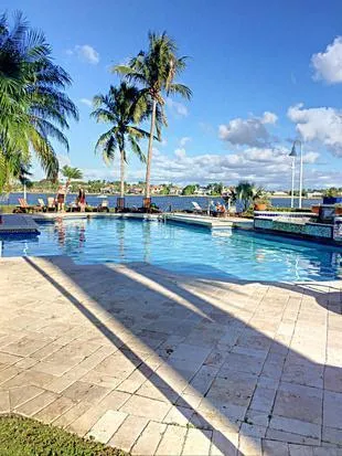 123 Yacht Club Way #207 Hypoluxo, FL 33462
