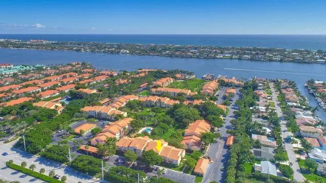 123 Yacht Club Way #207 Hypoluxo, FL 33462