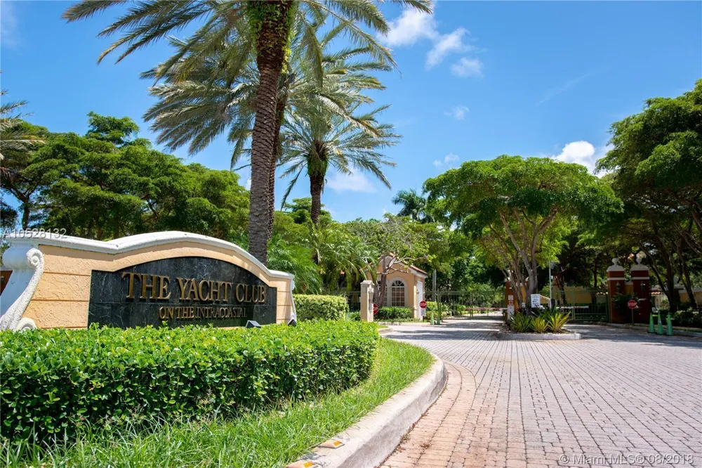 123 Yacht Club Way #207 Hypoluxo, FL 33462