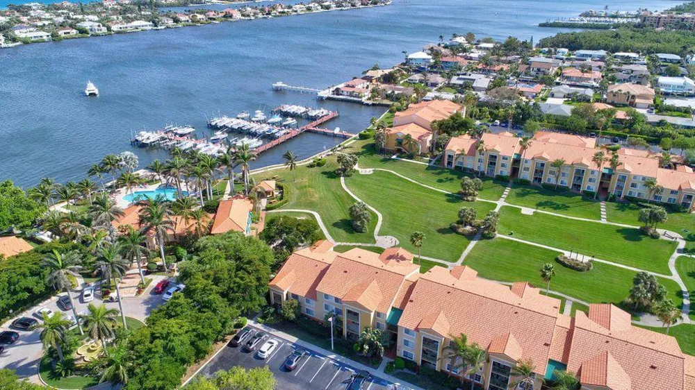 123 Yacht Club Way #207 Hypoluxo, FL 33462