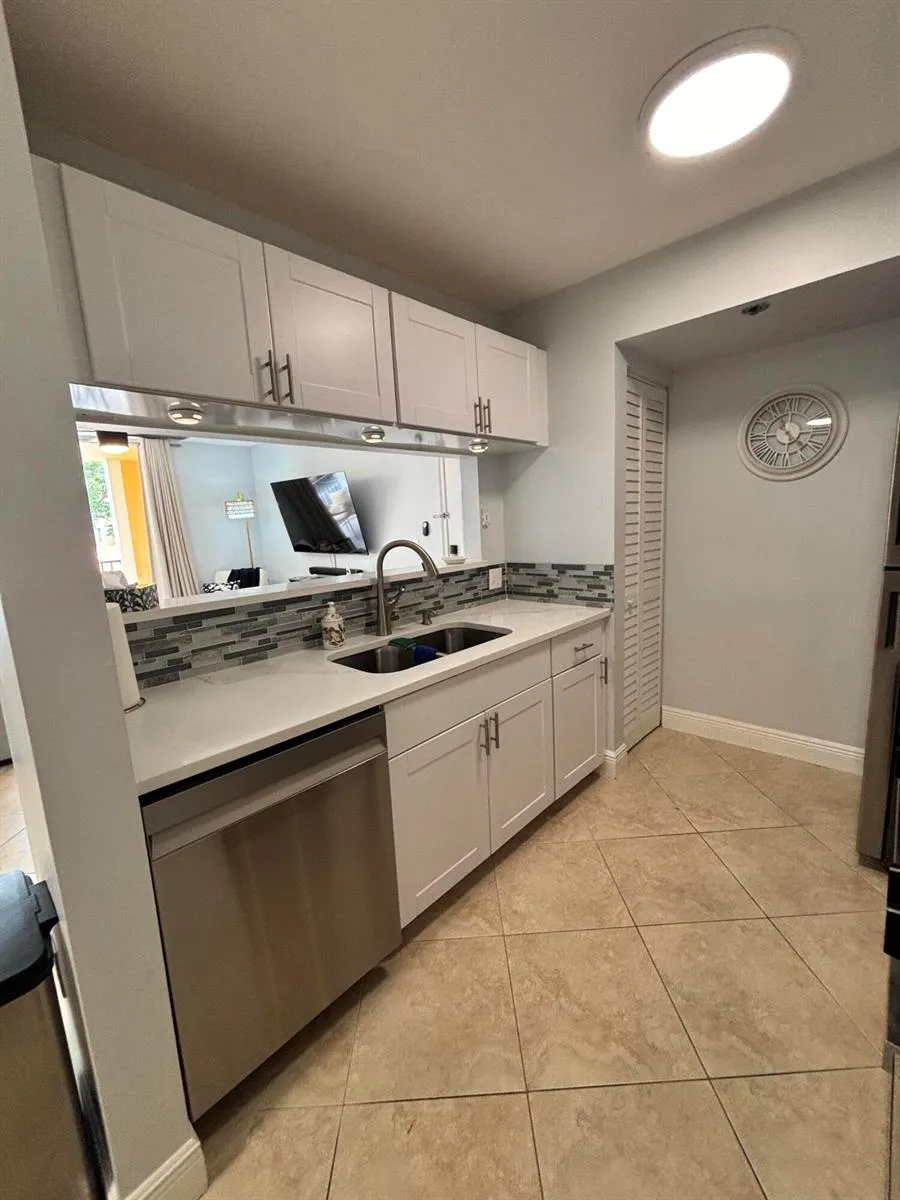 123 Yacht Club Way #207 Hypoluxo, FL 33462