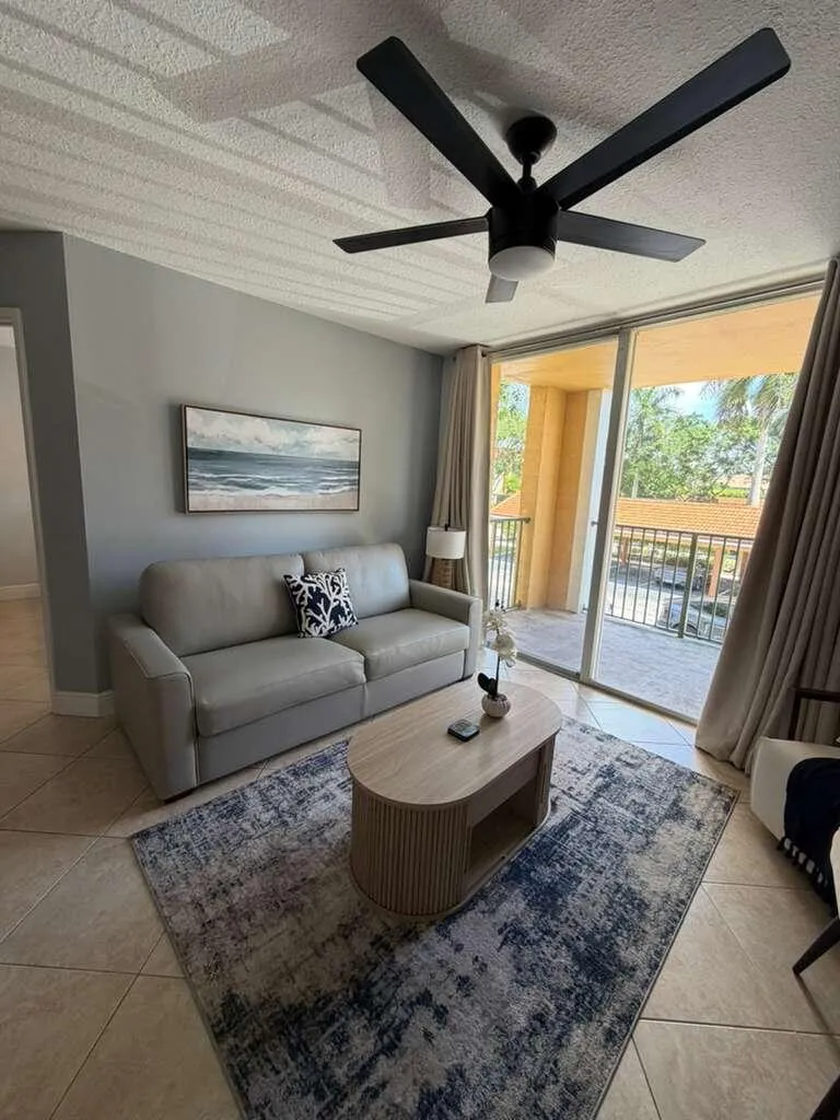 123 Yacht Club Way #207 Hypoluxo, FL 33462