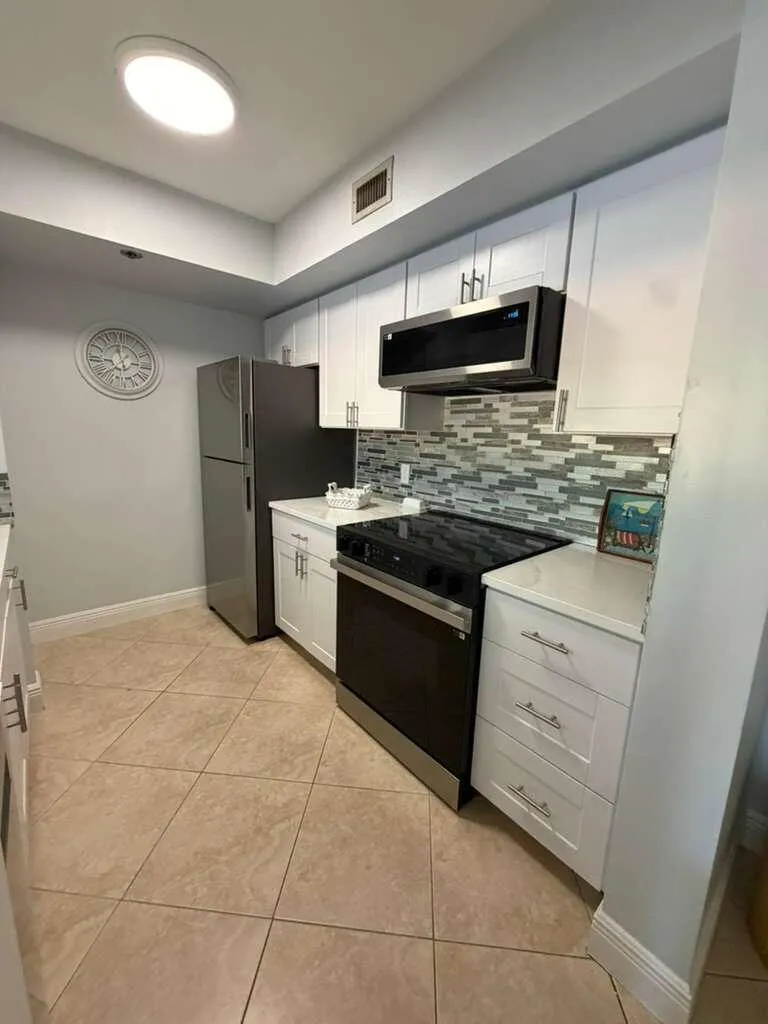 123 Yacht Club Way #207 Hypoluxo, FL 33462
