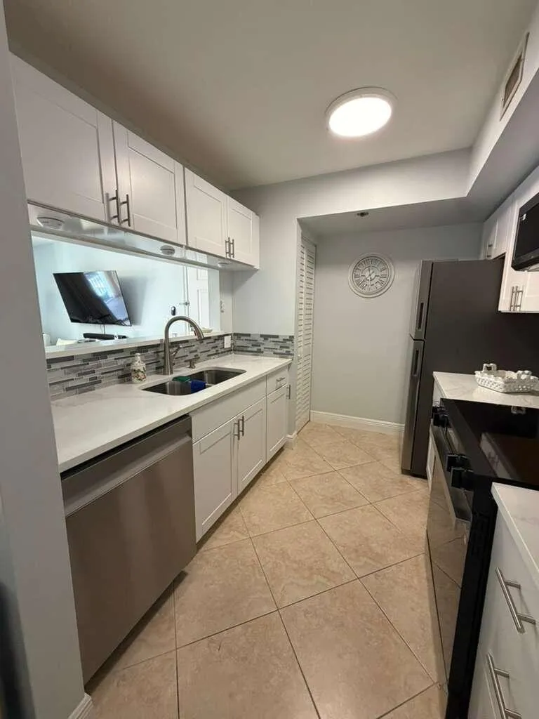 123 Yacht Club Way #207 Hypoluxo, FL 33462