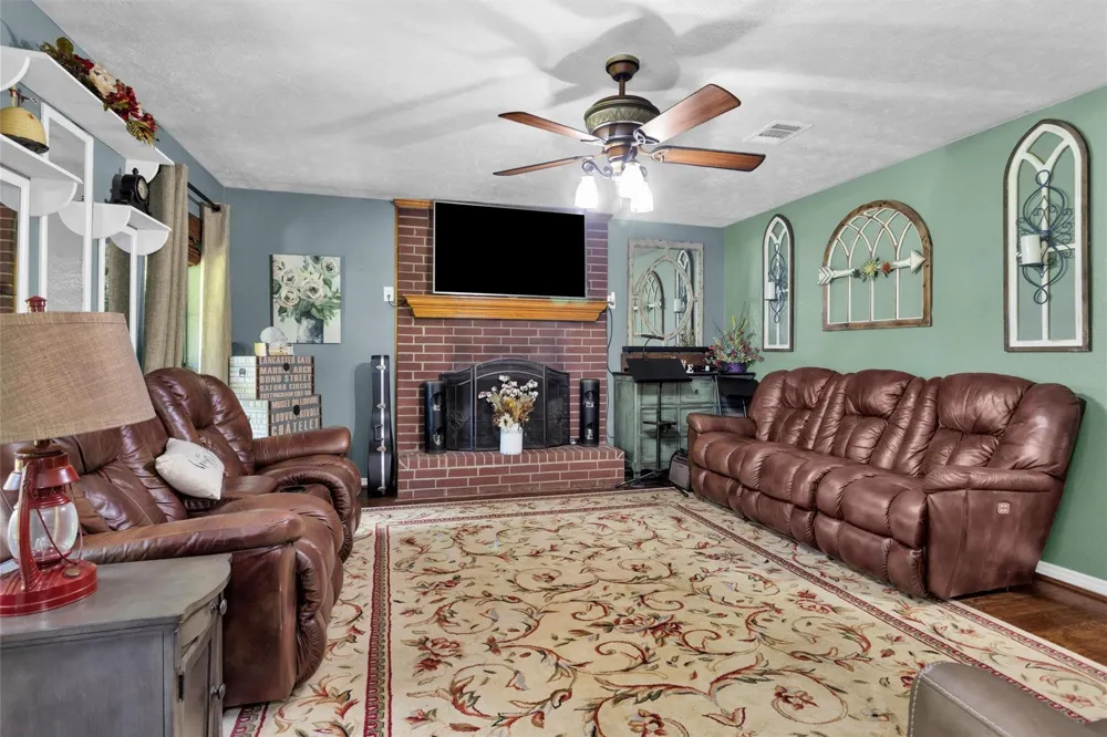 388 N G Smith Road Livingston, TX 77351