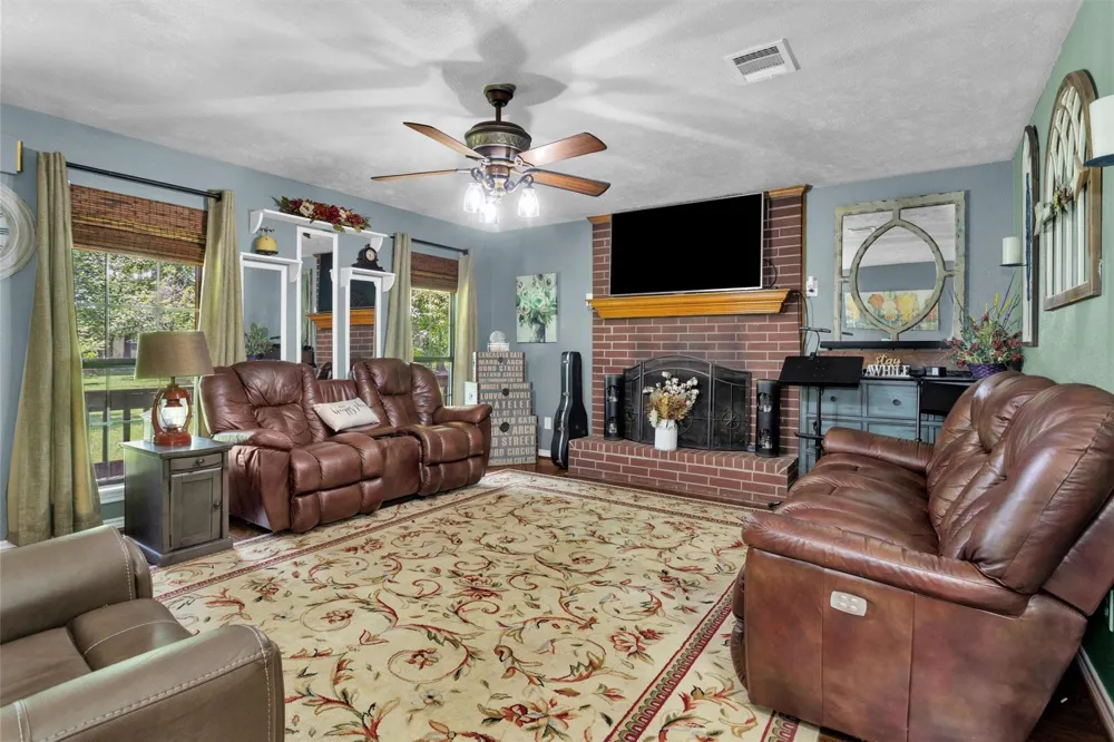 388 N G Smith Road Livingston, TX 77351