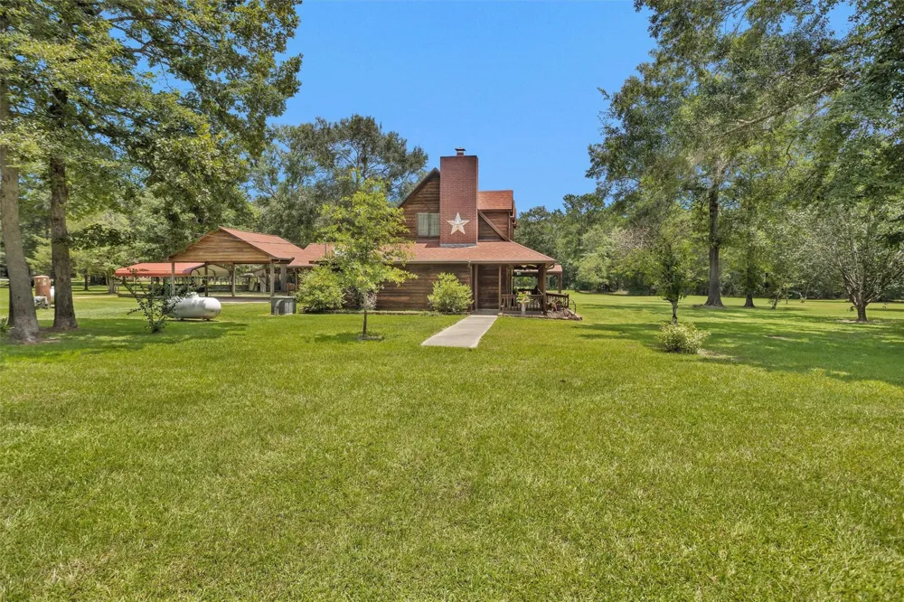388 N G Smith Road Livingston, TX 77351