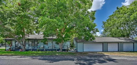 411 Bohlmann Avenue